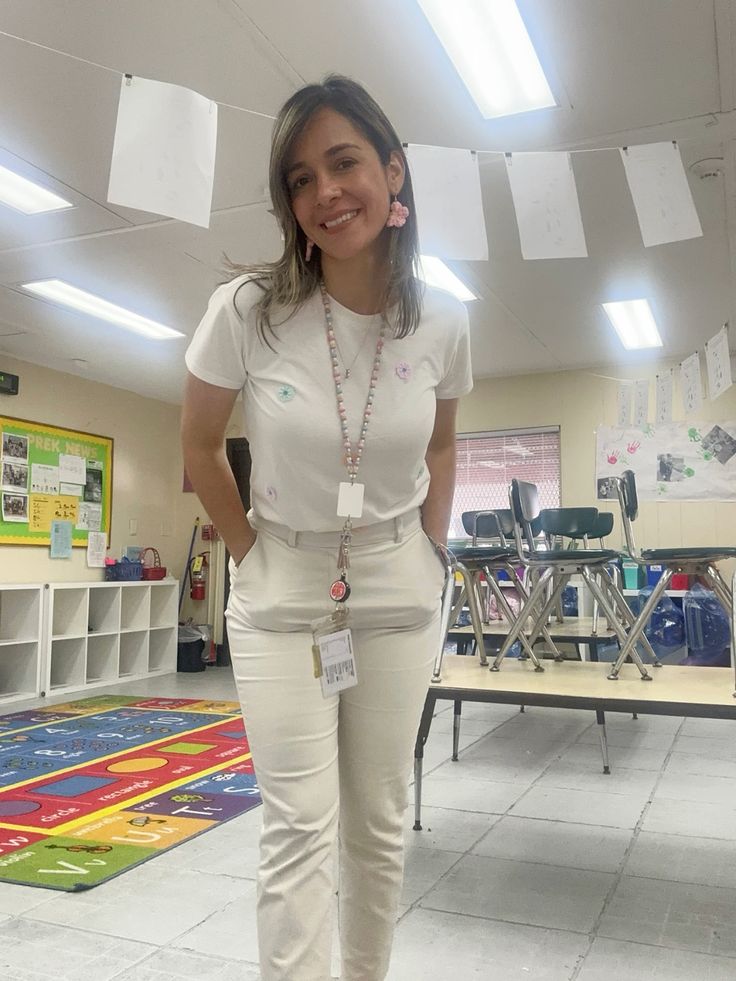 files/Teacher_outfit.jpg